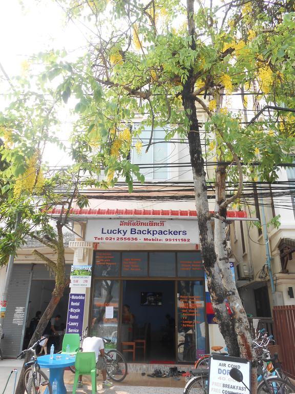 Lucky Backpacker Hostel Vientiane Exterior photo